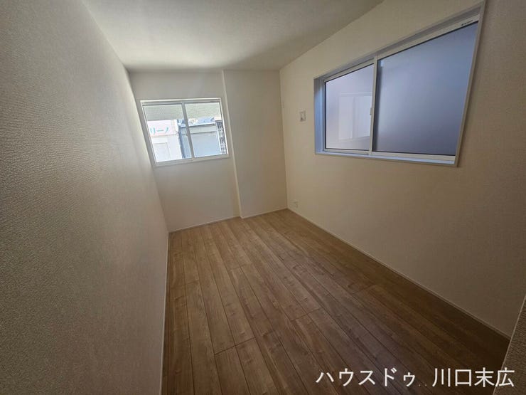 シンプルな内装で仕上げた洋室は、寝室や子供部屋、書斎など、ライフスタイルに合わせて自由に用途を選べます。