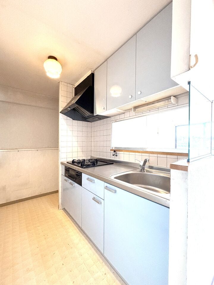 お料理が楽しむことができる明るいキッチン