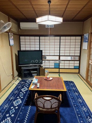 ダイニングキッチン横の6帖和室です。家族団らんのスペースにもいいですね!