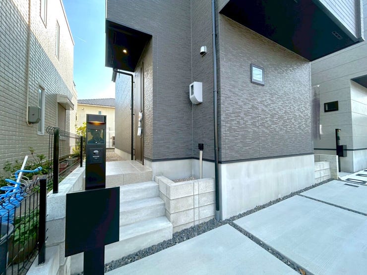 ■□1号棟□■
堂々完成!
内覧等をご希望の方は、お気軽にお問い合わせください♪