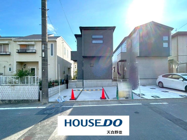 【外観】
■□1号棟□■
堂々完成!
内覧等をご希望の方は、お気軽にお問い合わせください♪