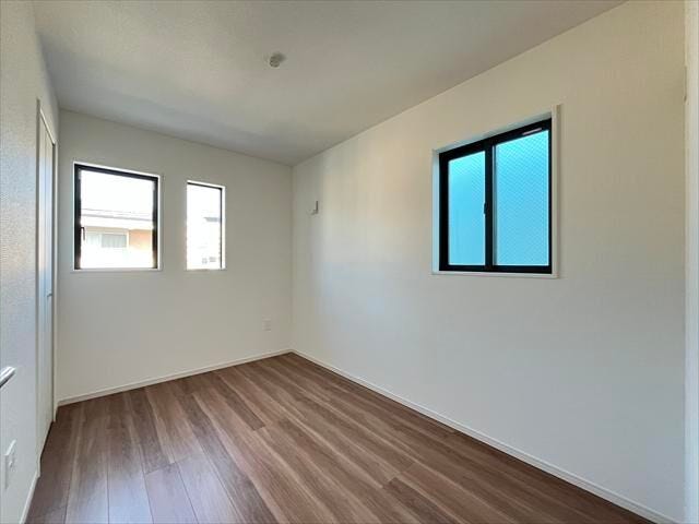 4.6帖洋室:落ち着いた光が心地よい北側の洋室は、寝室や書斎にもおすすめです。