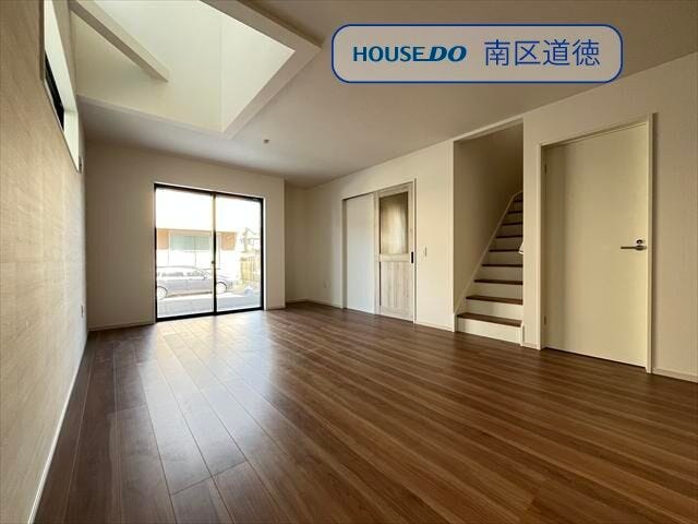 リビングイン階段でご家族とのつながりを感じられる空間になっています。