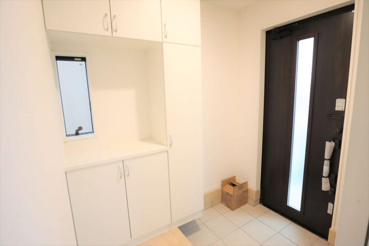 ◇玄関◇ 同仕様
シューズボックス付きの玄関♪
玄関がスッキリとお使いいただけます♪