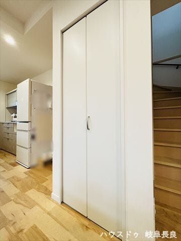 ≪リビング収納≫散らかりがちな家族共有の小物をまとめたり、新聞や雑誌の一時おき等にも便利ですね。