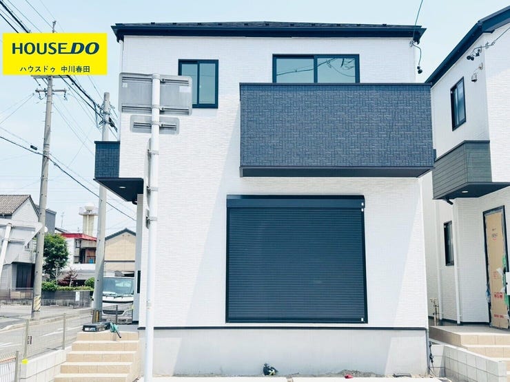 【外観】
落ち着いた色合いの外観は機能性や美しさを際立たせるシックなデザインです。