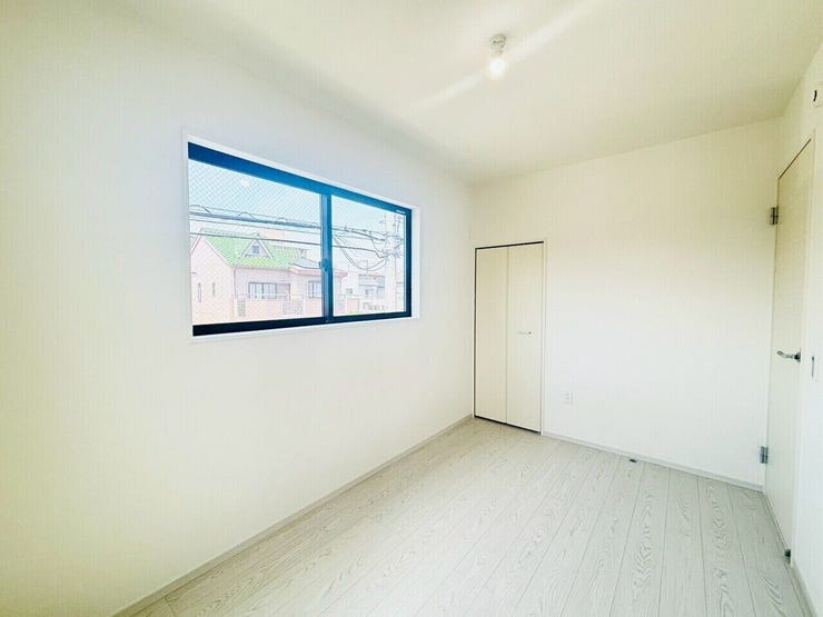 家庭内であふれがちな季節物やストック品をまとめて収納するスペースにもできます!