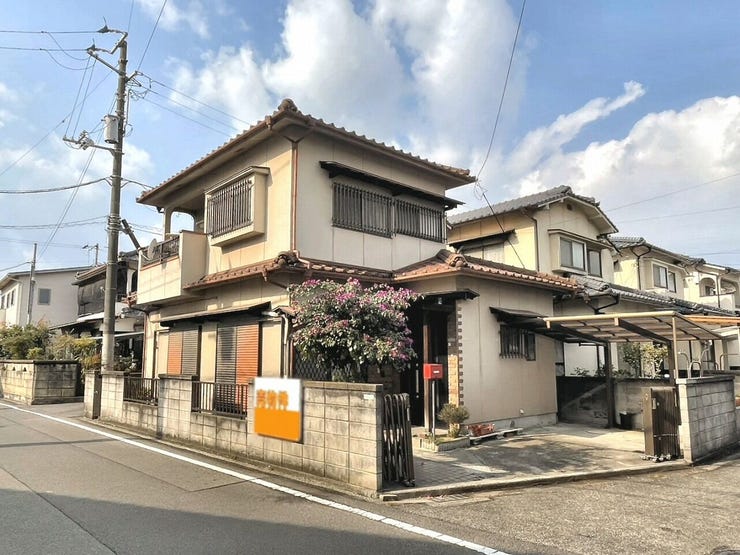 【外観】
外観を南東側より撮影