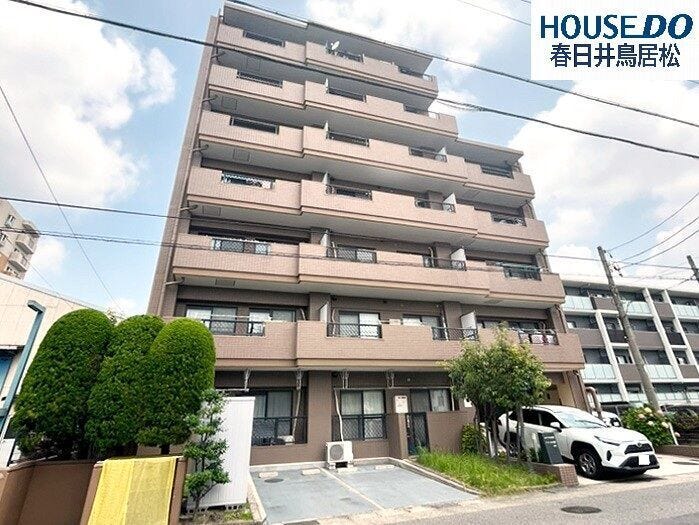 【外観】
【2025年9月リフォーム完了】名鉄瀬戸線「小幡」駅まで徒歩約13分、約80㎡の3LDK再生マンションが登場♪苗代小学校まで徒歩約2分とお子様の通学にも安心です♪南西角部屋につき、日当たり・通風良好♪