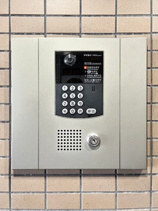 共用部オートロック付きです。