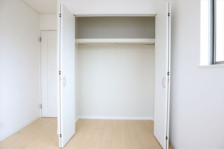 【同社施工例】全居室収納あり!
荷物が多くても困りません。
