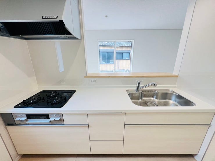 カウンターキッチンで、リビングの様子を見ながら作業をすることが出来ます◎