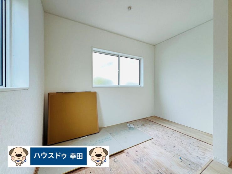 リビングに隣接している和室は、お子様の遊び場や客間などに!