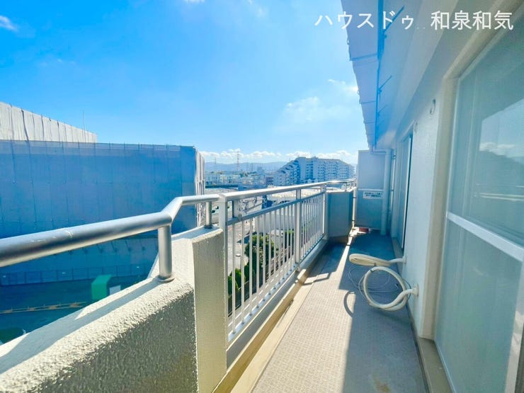 バルコニーは広々としたゆとりあるスペースです