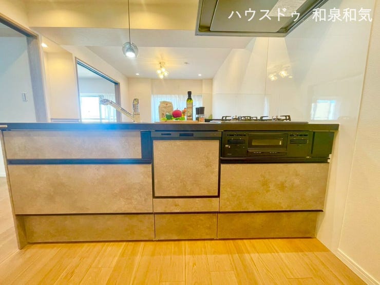 魚焼きグリルと食洗器を内蔵したキッチンで毎日のお料理も快適♪