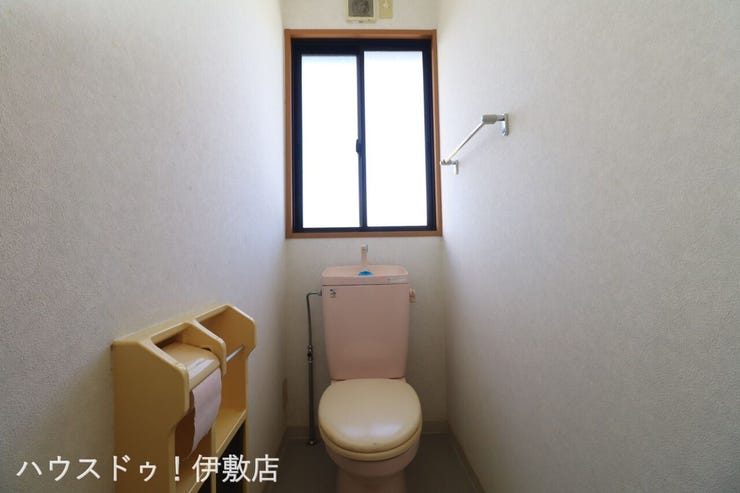 本名町 中古戸建 【2Fトイレ】
2階から階段を降りなくてもいいので、お部屋からの移動が短縮できます。