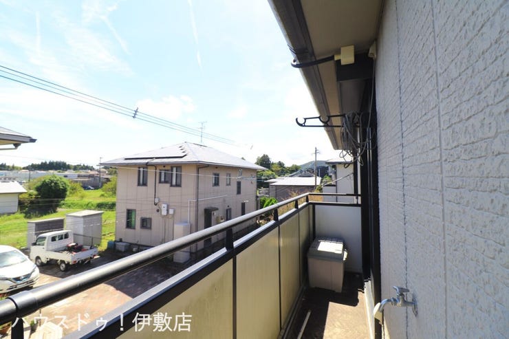 本名町 中古戸建 【バルコニー】
南向きの陽当たり良好なバルコニー。外水栓もついており、お掃除楽々です