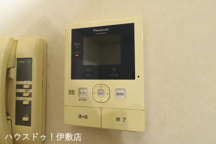 本名町 中古戸建 【モニター付きインターホン】
誰が来てもわかるモニター付き♪女性が一人で家にいてもこれなら安心