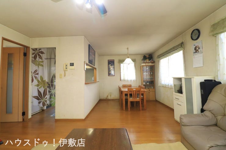 本名町 中古戸建 【リビング】
南日本ハウスにて無料でリフォーム見積もり致します。ワンストップサービスで物件の購入からリフォーム工事まで弊社にお任せ下さい。