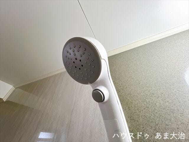 手元で止水が可能◎使いやすいシャワーヘッドです。