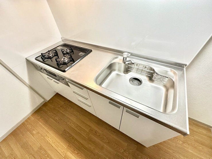 【新調】
周りはホーローパネルなのでお手入れも楽々。