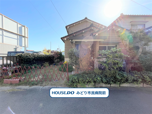 【外観】
【大高町エリア】建築条件なしの売土地になります。
名古屋市営バス「大高橋」停まで徒歩1分
・大高小学校まで徒歩14分(約1110m)
・大高中学校まで徒歩16分(約1260m)