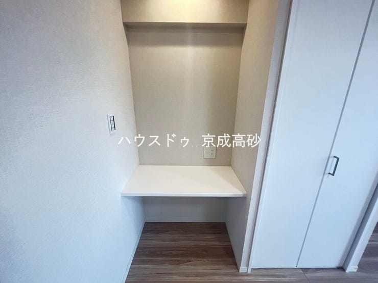 リビングにはスタディーカウンターもございますので、家事をしながらお子様のお勉強も見てあげれますね。