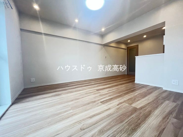 飾り過ぎないシンプルな内装と偏り過ぎないデザインで統一しました。