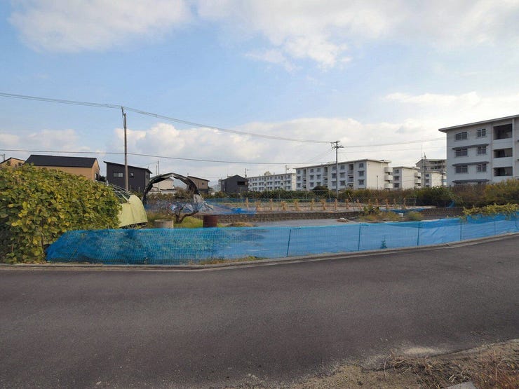 外観を西側より撮影