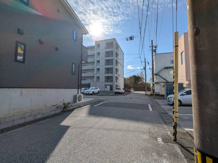 西側道路 北から南方向