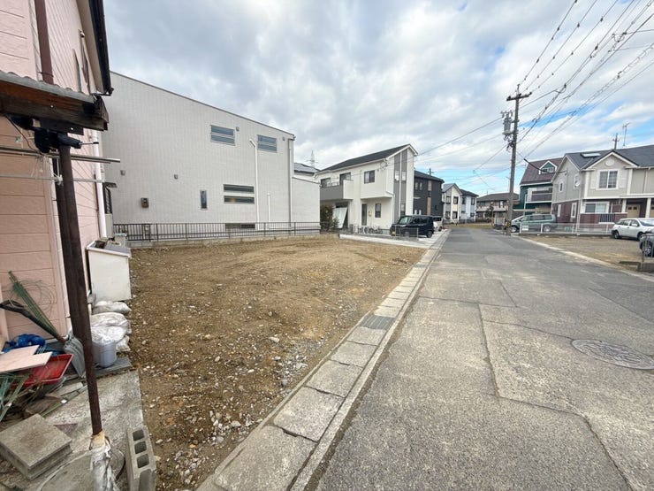 完成前の物件購入が不安な方は、同じ建築会社の別物件を内覧することで
物件の雰囲気を確認できます!
ハウスドゥ小牧味岡店は即対応が可能です!ぜひご相談ください!