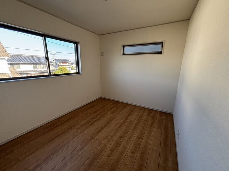 2面採光で明るい居室