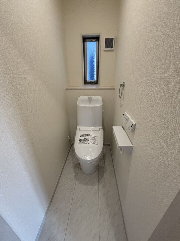 2Fトイレ、ウォシュレット機能付き