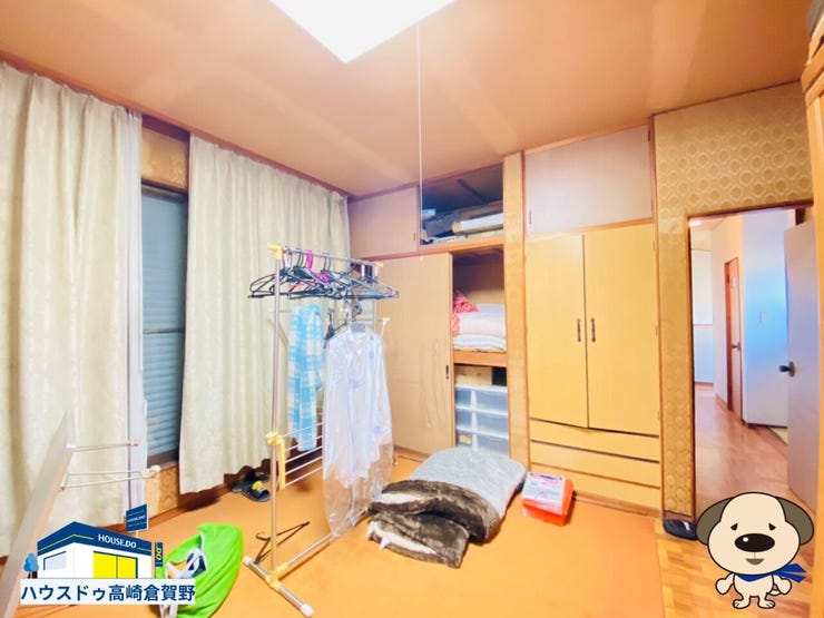 2階洋室。フローリング&2面採光、さらに収納2カ所で快適な暮らしを実現。