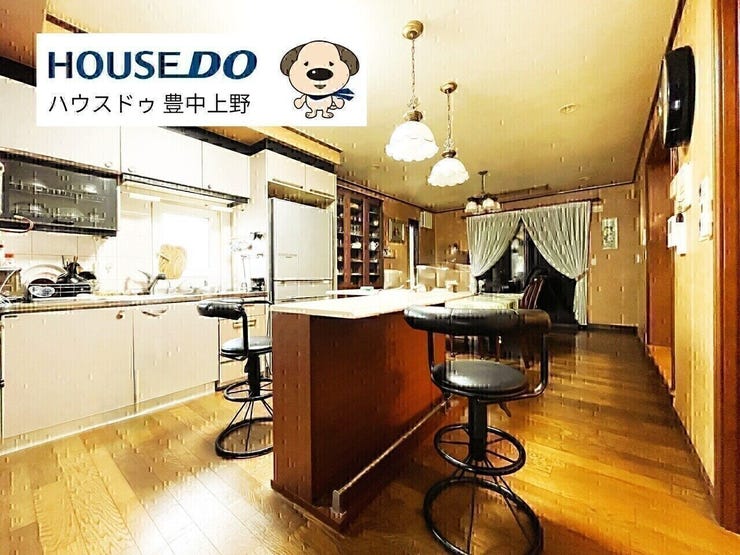 【キッチン】
L字型のキッチン、カウンターもございます。