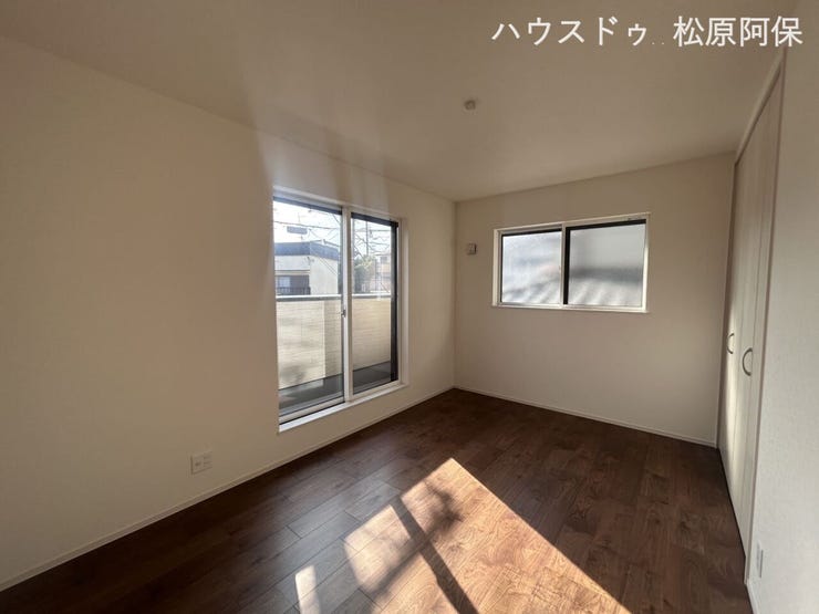 2階6.75帖の洋室