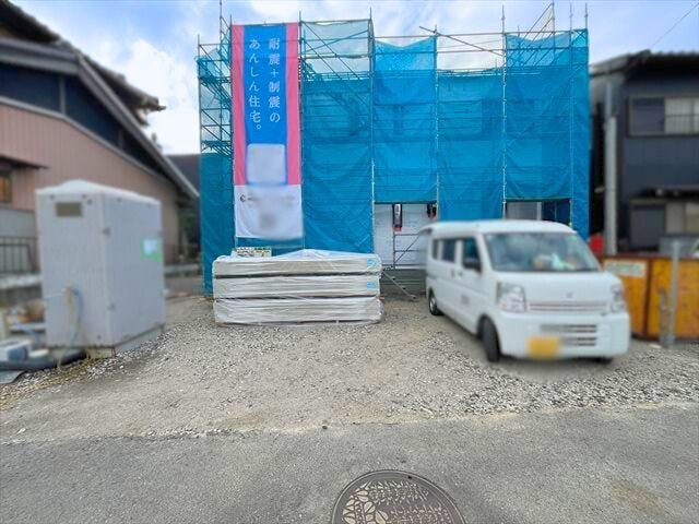 建物の前面が並列で2台停められる駐車場になります
(2025年11月29日 撮影)