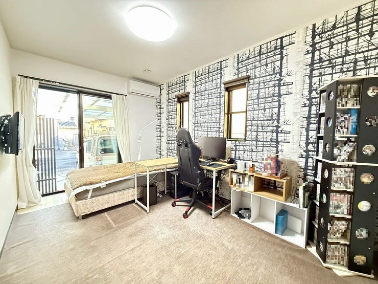 1階洋室 7.2帖
お子様のお部屋や書斎にいかがでしょうか◎
趣味部屋にも◎