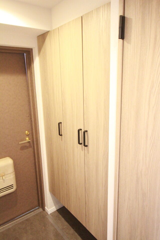 【シューズボックス】玄関には下足棚が付いており、ご家族みんなの靴もすっきりと収納できます♪