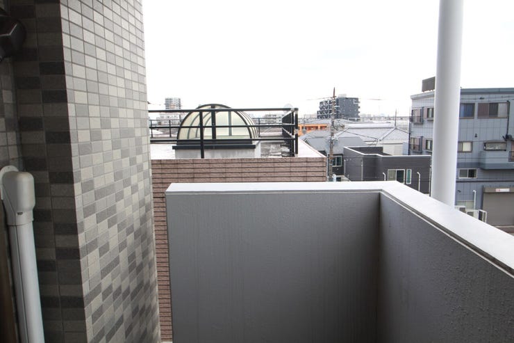 洗濯物を干すスペースとしても十分な広さがあります。