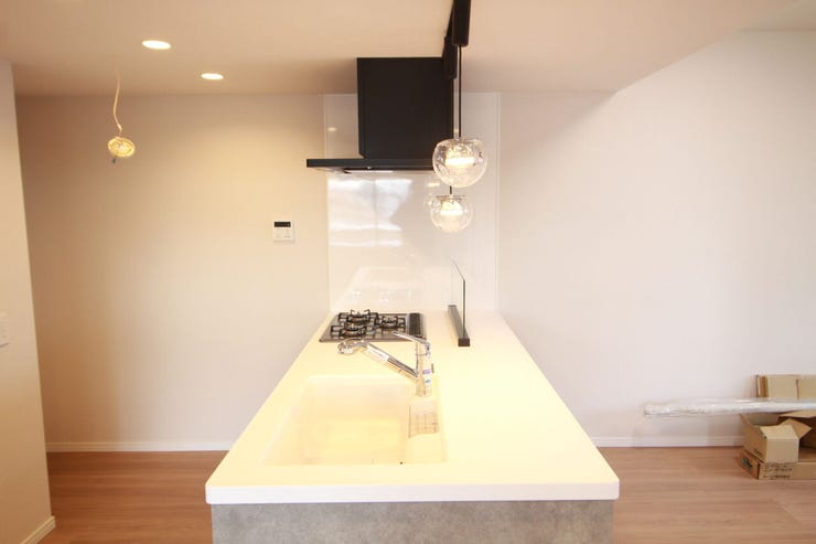 デザイン性だけではなく機能性、収納力豊富なキッチン。キッチンに立つ時間が毎日の楽しみに。