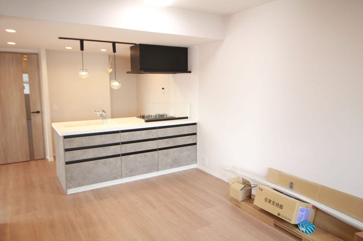 広々LDKは家族みんなの快適空間!お食事したりおしゃべりしたり、皆の夢がかないます。