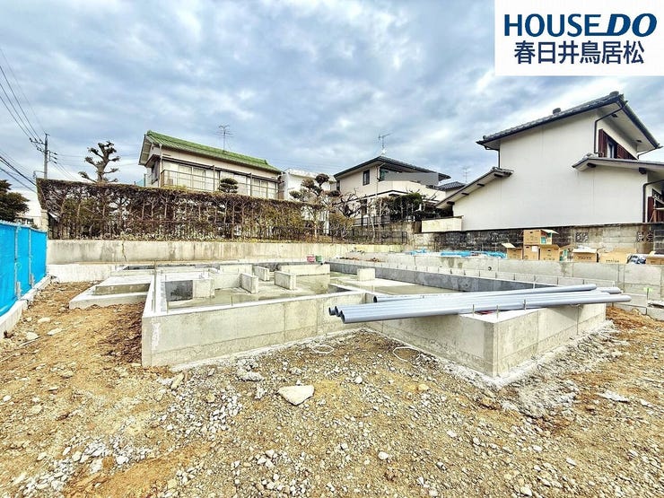 【外観】
◇1月13日撮影 外観写真◇
藤山台5丁目の閑静な住宅街に全2棟で新築戸建ての登場です!小学校まで徒歩10分圏内なので、小さなお子様の通学も安心できる距離♪子育て世帯にもおすすめです♪