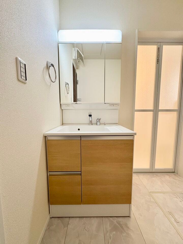 毎日の身支度を快適にする三面鏡♪