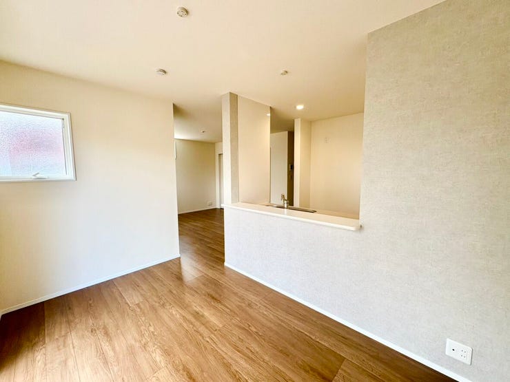 2か所からの採光で明るいダイニング♪