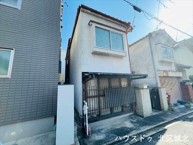 杉村小学校まで徒歩約3分、ナフコトミダ杉栄店まで徒歩約2分、ドラッグスギヤマ 杉栄店まで徒歩約1分と、生活に非常に便利です!