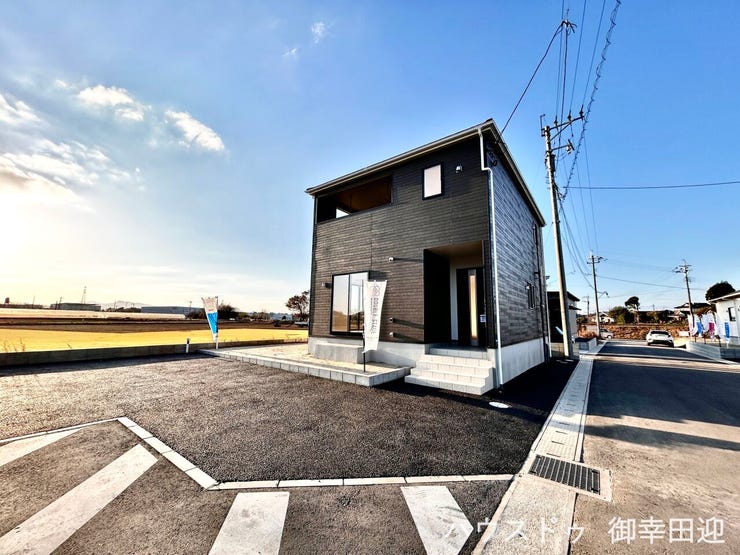 ■□■理想を叶える、新しい暮らしの舞台■□■高いデザイン性と機能性を兼ね備えた住まい。ここで、家族の新しい物語が始まります