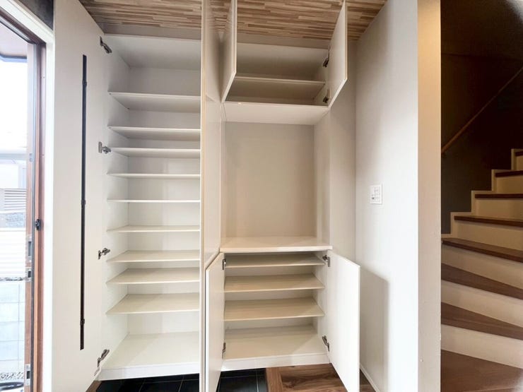 シューズクローゼットもたくさん収納できます