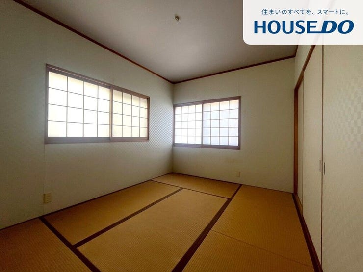 洋室横には和室もございます。