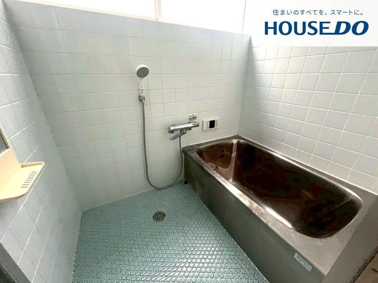 一日の疲れを心地よく癒してくれる浴室。